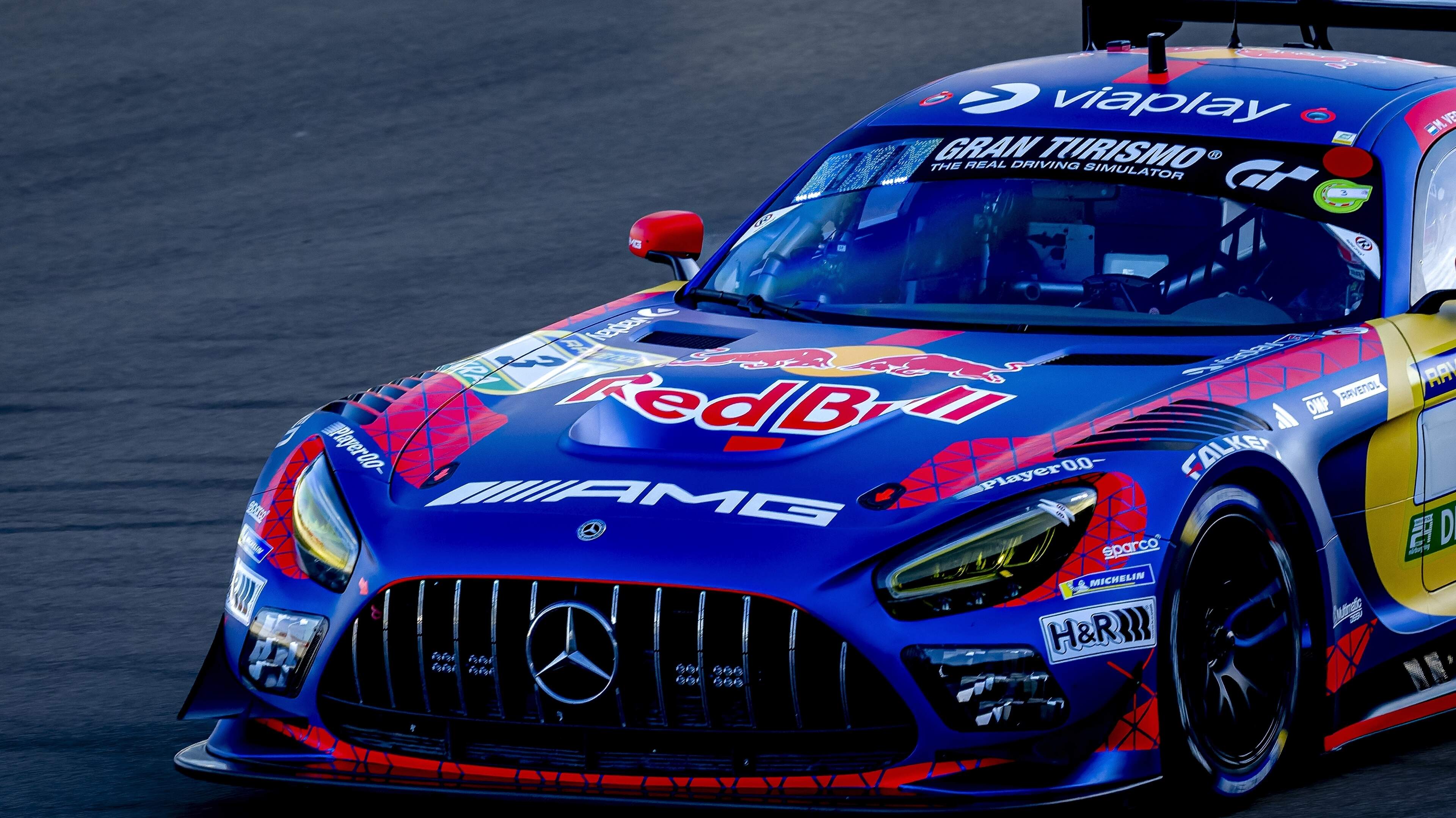 LIVE GT3: rode vlag op Nordschleife na flinke crash, Max Verstappen komt pas tijdens deel twee in actie