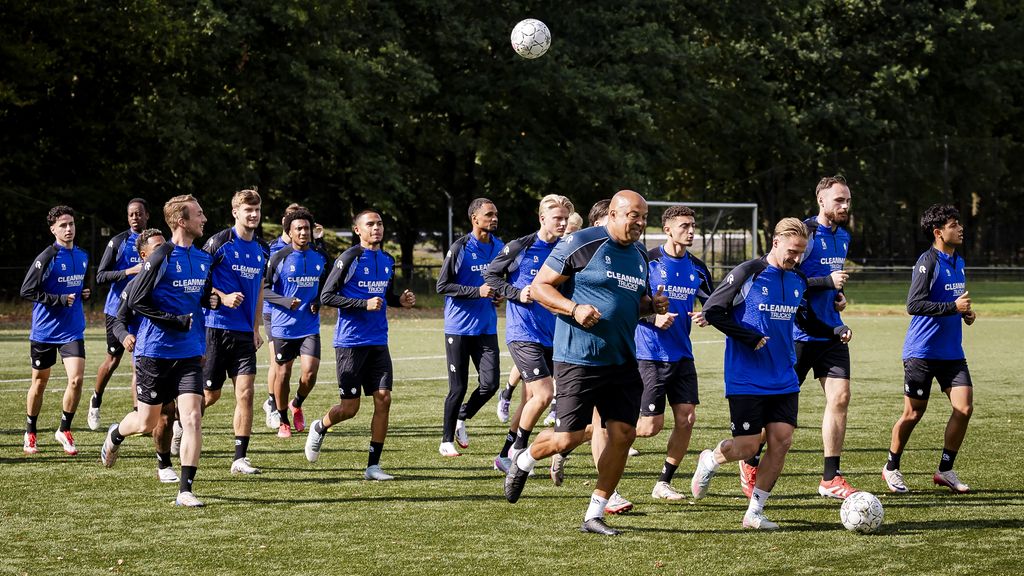 Vitesse trekt dag voor eerste competitiewedstrijd al drie spelers aan
