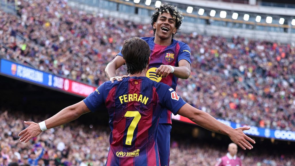 Barcelona loopt verder uit door winst in stadsderby, assist voor invaller De Jong