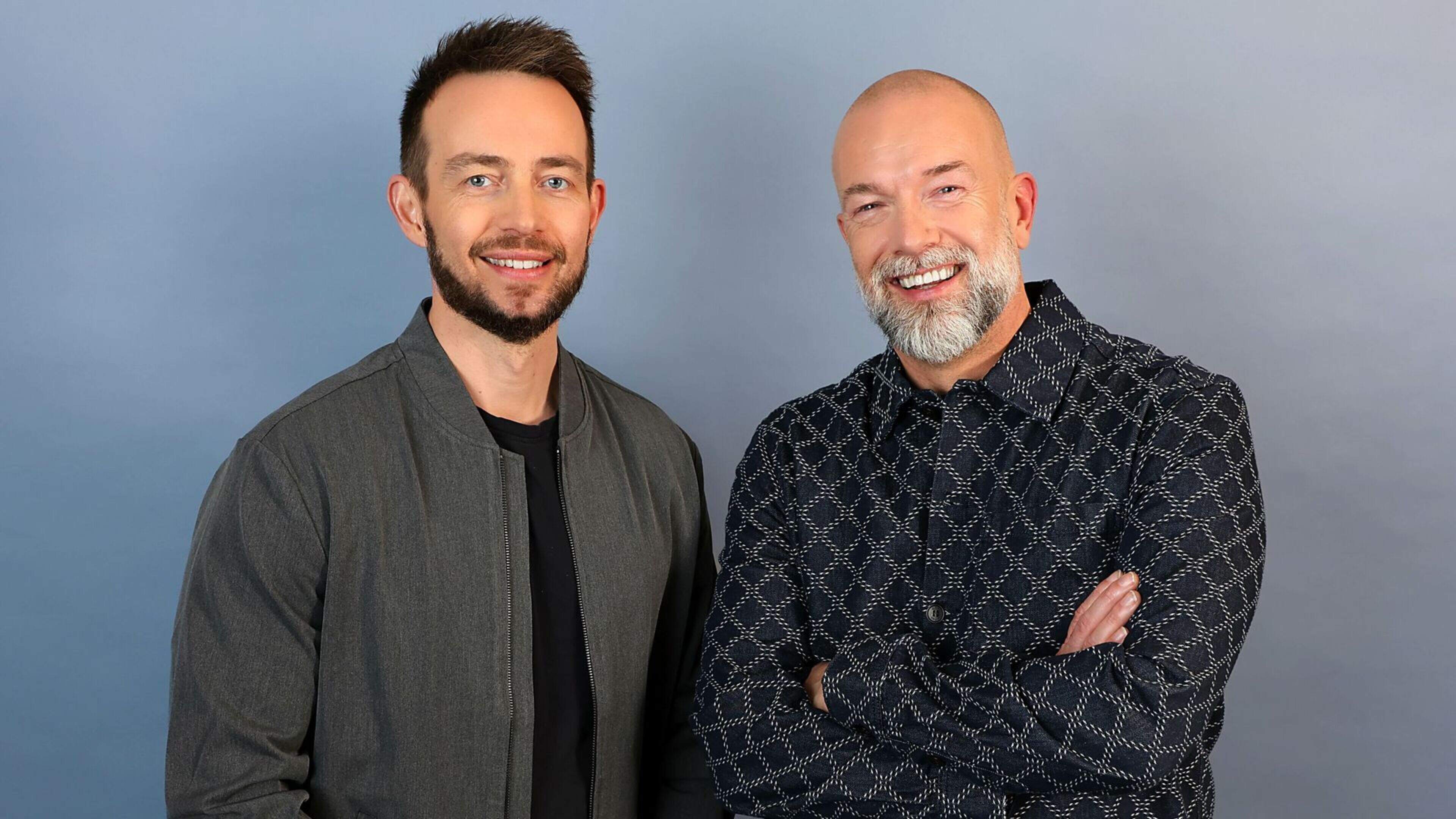 Het bevalt Henry Schut en Jeroen Kijk in de Vegte wel, samen in een hokje op het Songfestival: ’Van eerste tot laatste seconde genoten’