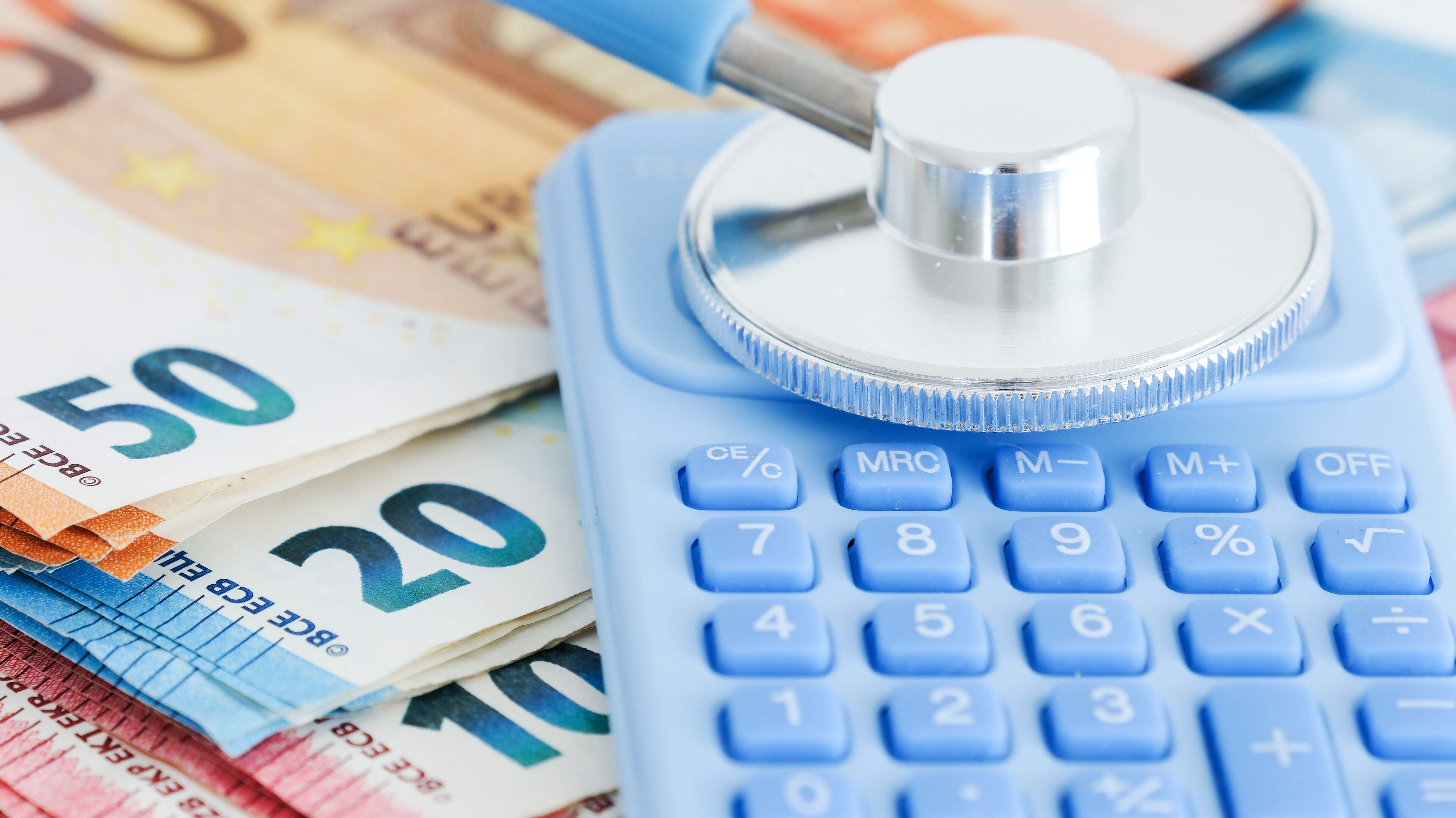 Nederland gaf vorig jaar 155 miljard euro uit aan zorg, bijna 9 procent meer dan jaar ervoor