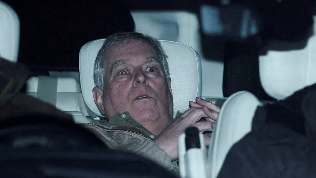 Ex-prins Andrew daagt Britse politie na huiszoeking om Epstein-banden