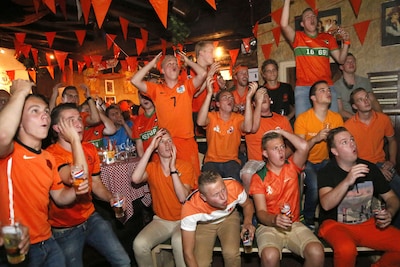 Horeca wil diep in de nacht open voor WK voetbal, maar regels maken dat moeilijk