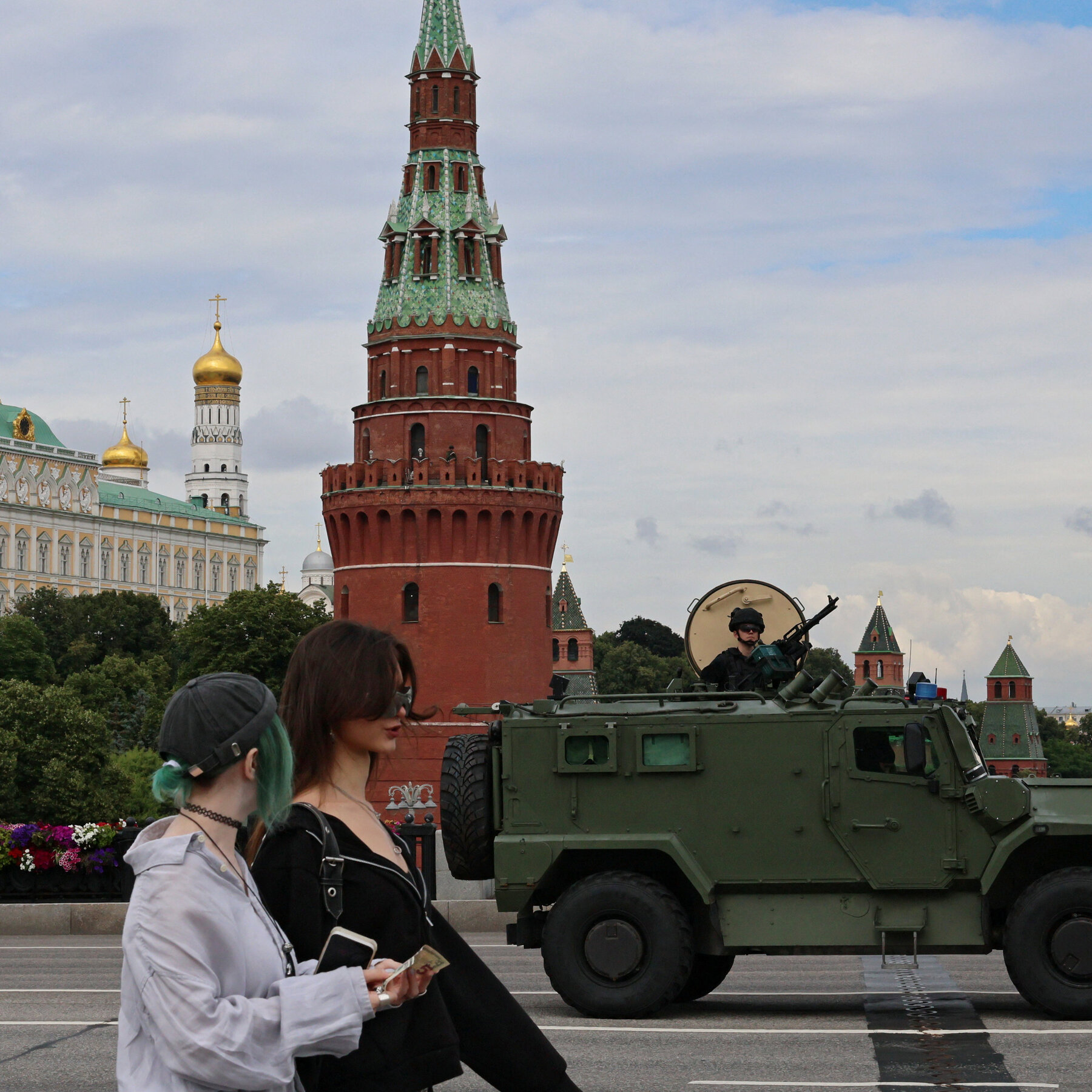 Moscow Is Attacked by Dozens of Drones, Its Mayor Says