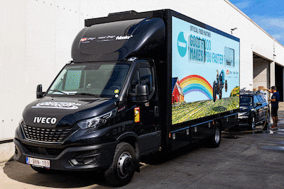 100 reservebanden, 2.000 bidons en een ijsbadtruck: dit neemt de ploeg van Mathieu van der Poel mee naar de Tour