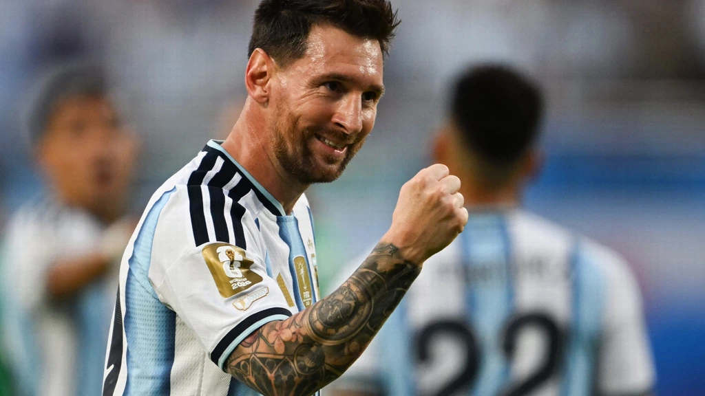 Messi geniet na zijn hattrick: 'Drink graag een biertje in de kleedkamer'