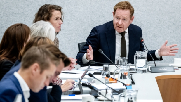De soap duurt voort: gaat de asielnoodmaatregelenwet nog voor de verkiezingen door de Kamer?
