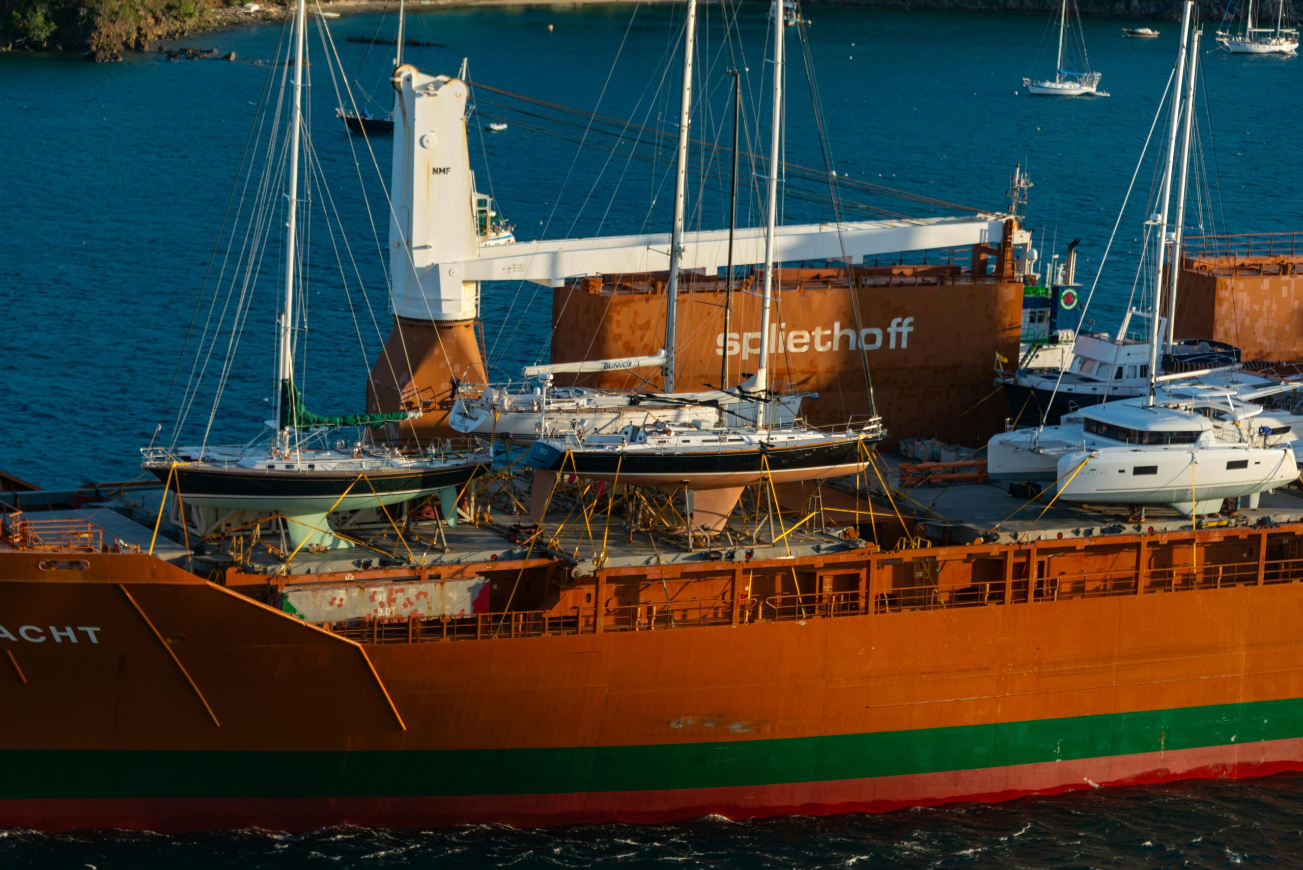 Bemanning Nederlands vrachtschip gered na aanval bij Jemen