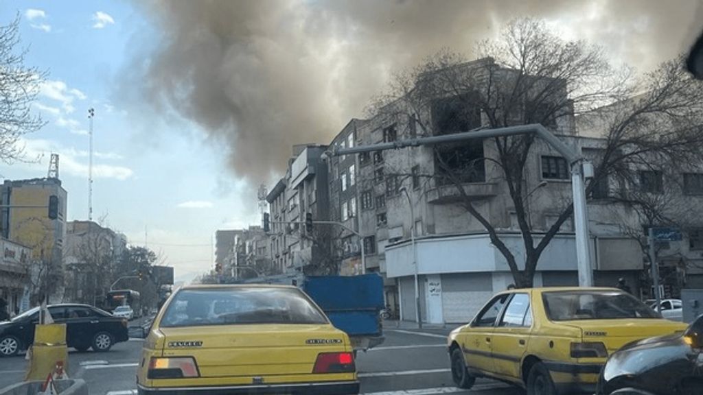 28/2 in Nieuwsuur: Israël en VS vallen Iran aan • Wat wil Trump bereiken?