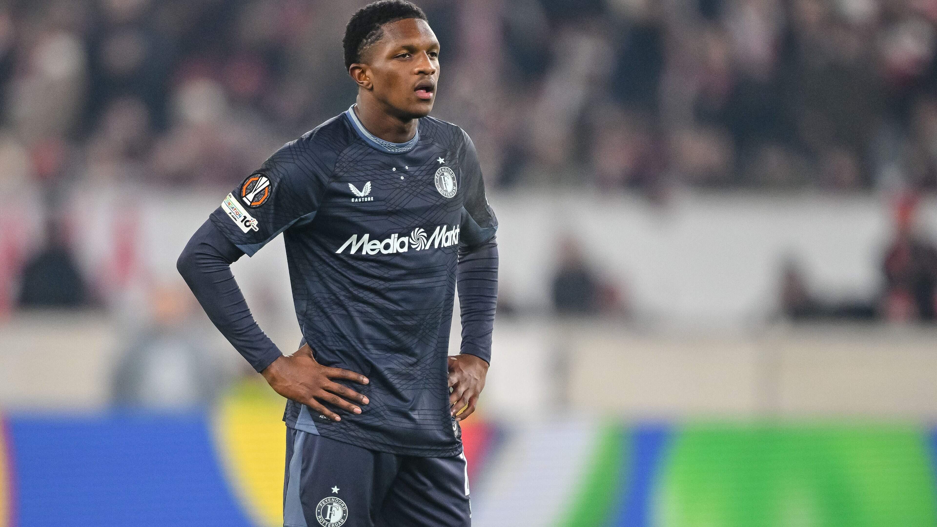 AS Roma legt bij Feyenoord bod van 25 miljoen euro neer op Givairo Read (20)