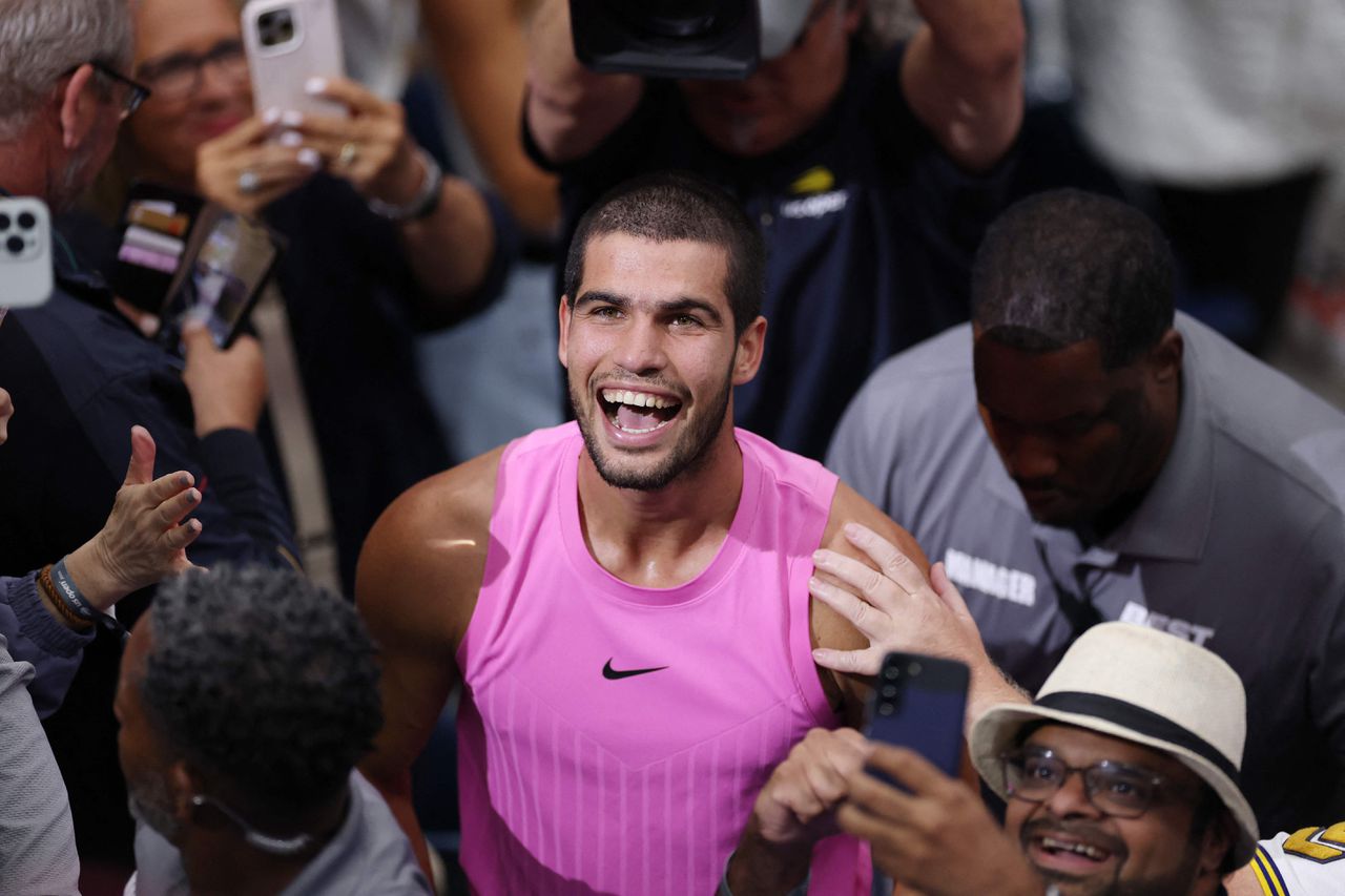 Dominante Alcaraz wint US Open van grote rivaal Sinner en is nieuwe nummer één