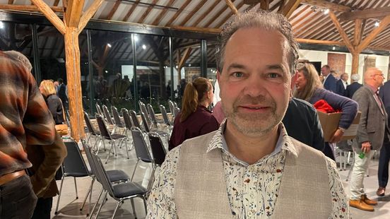 "As ik yn it Frysk begjin, tink der mar om", Groninger raadslid in 'memmetaal' geïnstalleerd