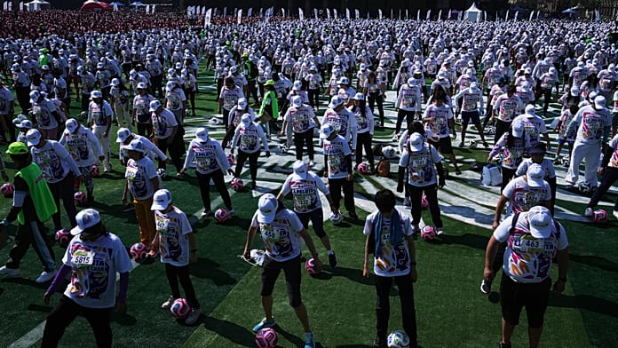 Mexico City breaks Guinness Record with giant football training session