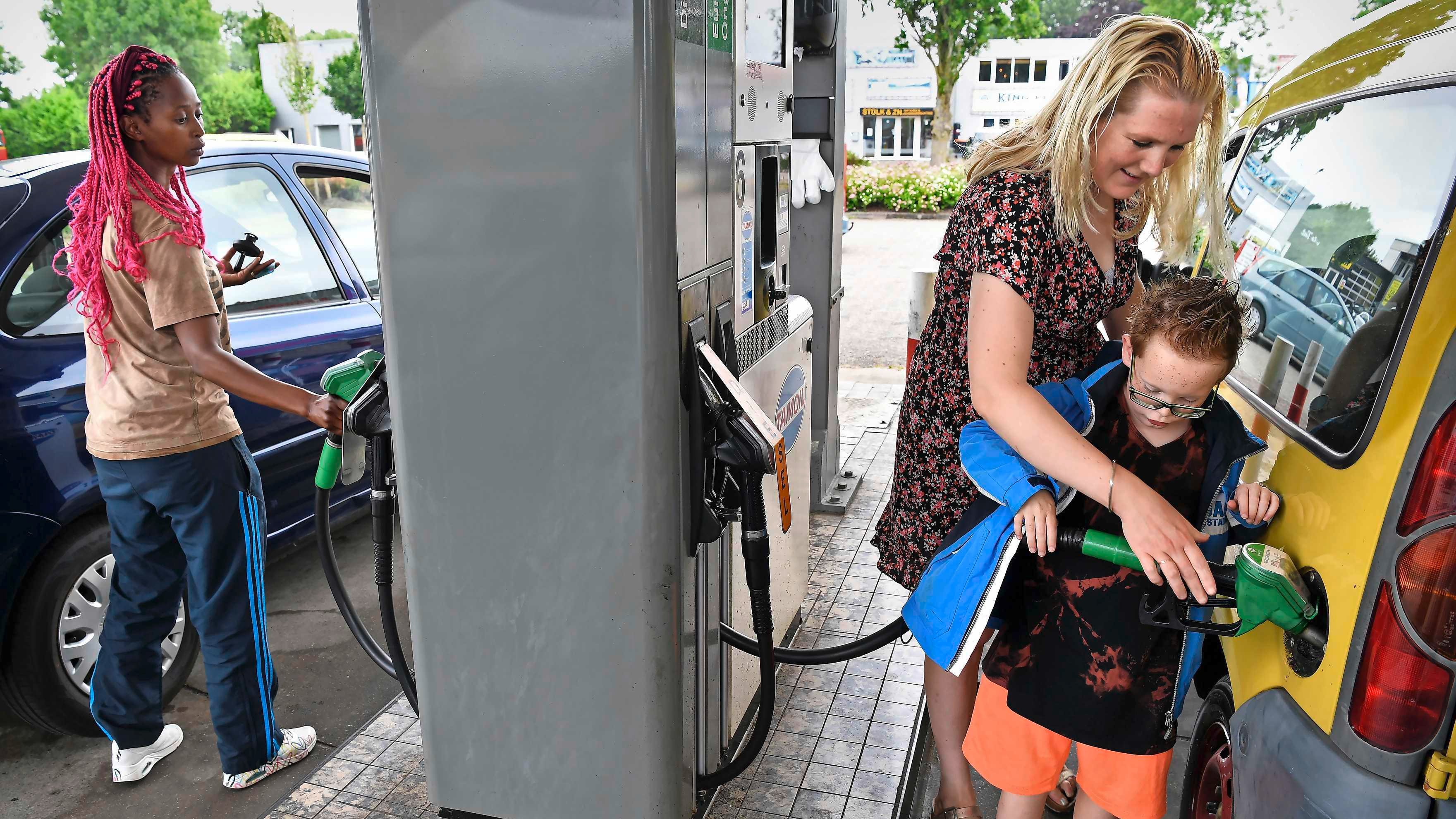 OPEC besluit nog meer olie op te pompen: ’Benzineprijs gaat waarschijnlijk omlaag’