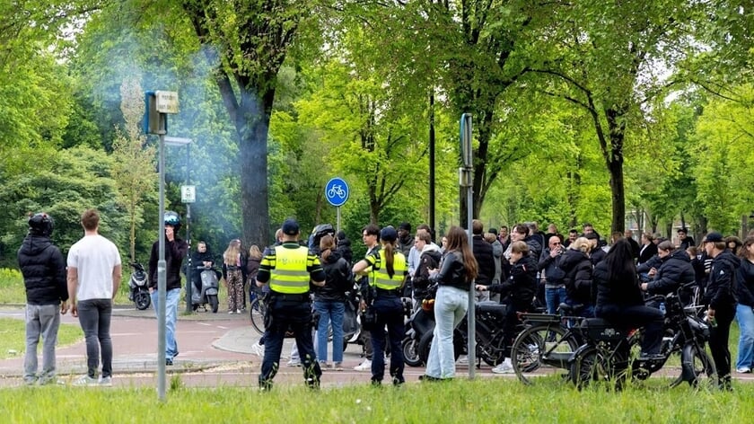 26 aanhoudingen bij uit de hand gelopen asielprotest Apeldoorn
