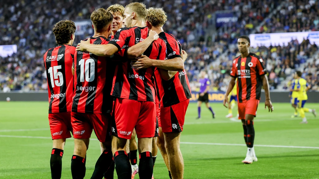 Nieuwkomer Cambuur krijgt bij opening eredivisieseizoen pak slaag van Excelsior