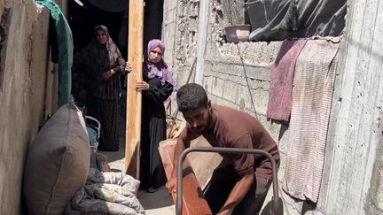 "Le Hamas nous a dit de rester, mais à quoi bon ?" : sur la route de l'exode à Gaza, où des centaines de milliers de civils fuient les bombes