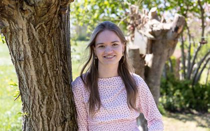 Sarah Pielman (19) schreef een boek over scoliose: Dat je door de brace niet kunt dragen wat je wilt, is gewoon stom