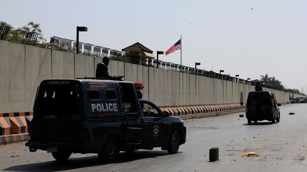 Doden en gewonden bij protest Amerikaans consulaat in Pakistan om dood Khamenei