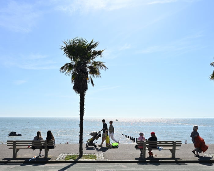 UK weather: temperature tops 26C on one of hottest April days of past 80 years