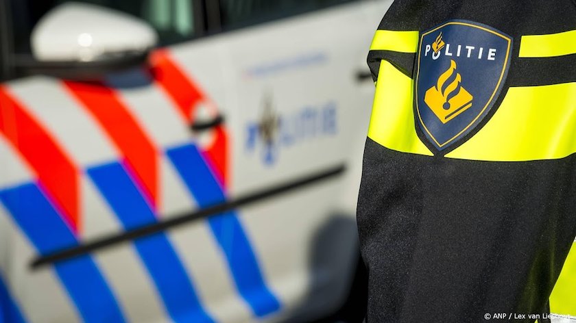 Twee Rotterdamse agenten gewond bij controle, man aangehouden