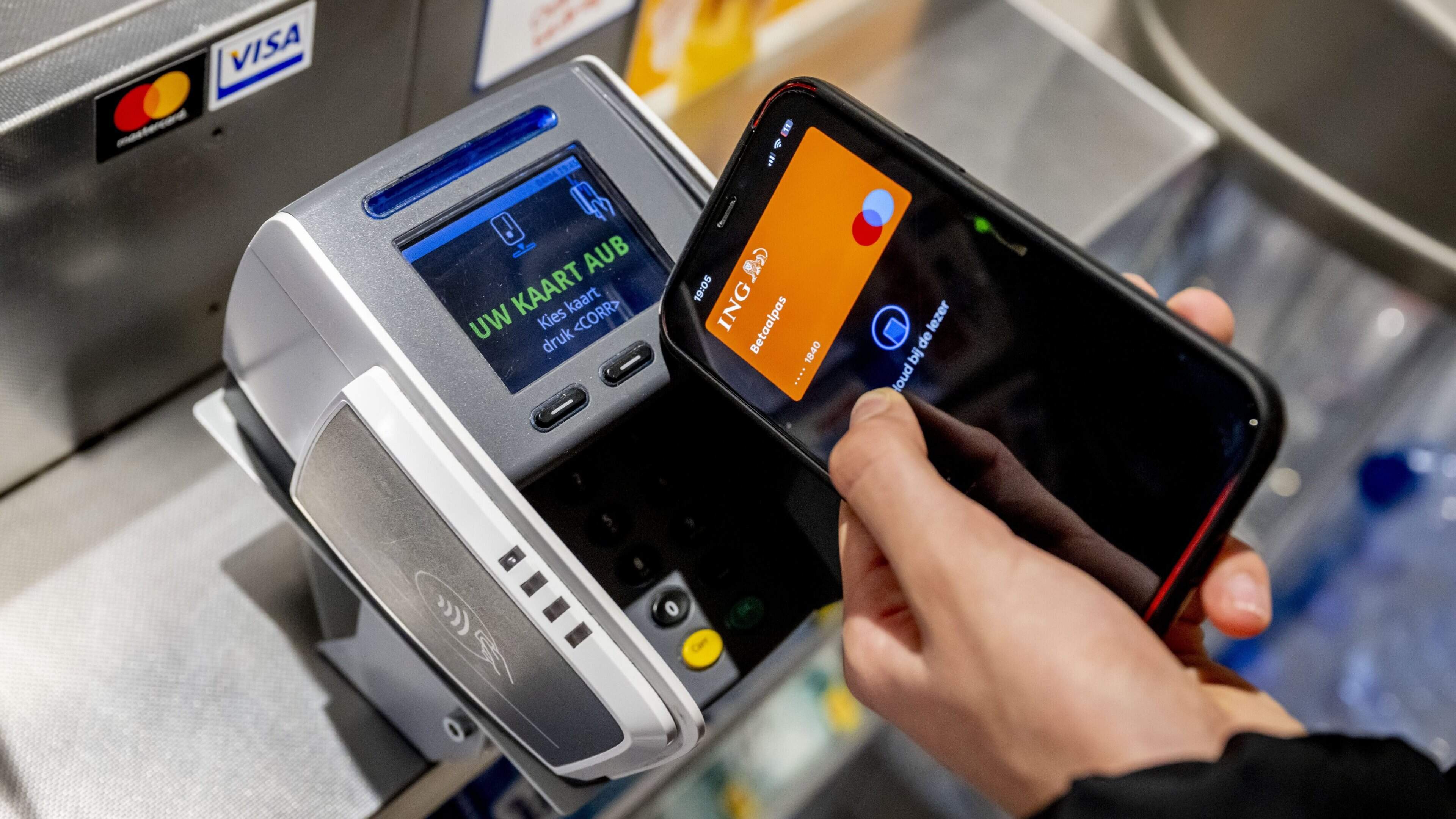 Klanten van ING en Triodos kunnen na storing betaalpas weer gebruiken