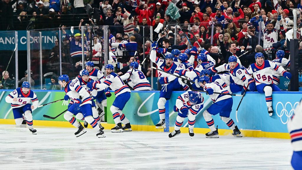 Na 46 jaar olympisch goud ijshockeyers VS, die Canada in spektakelstuk verslaan