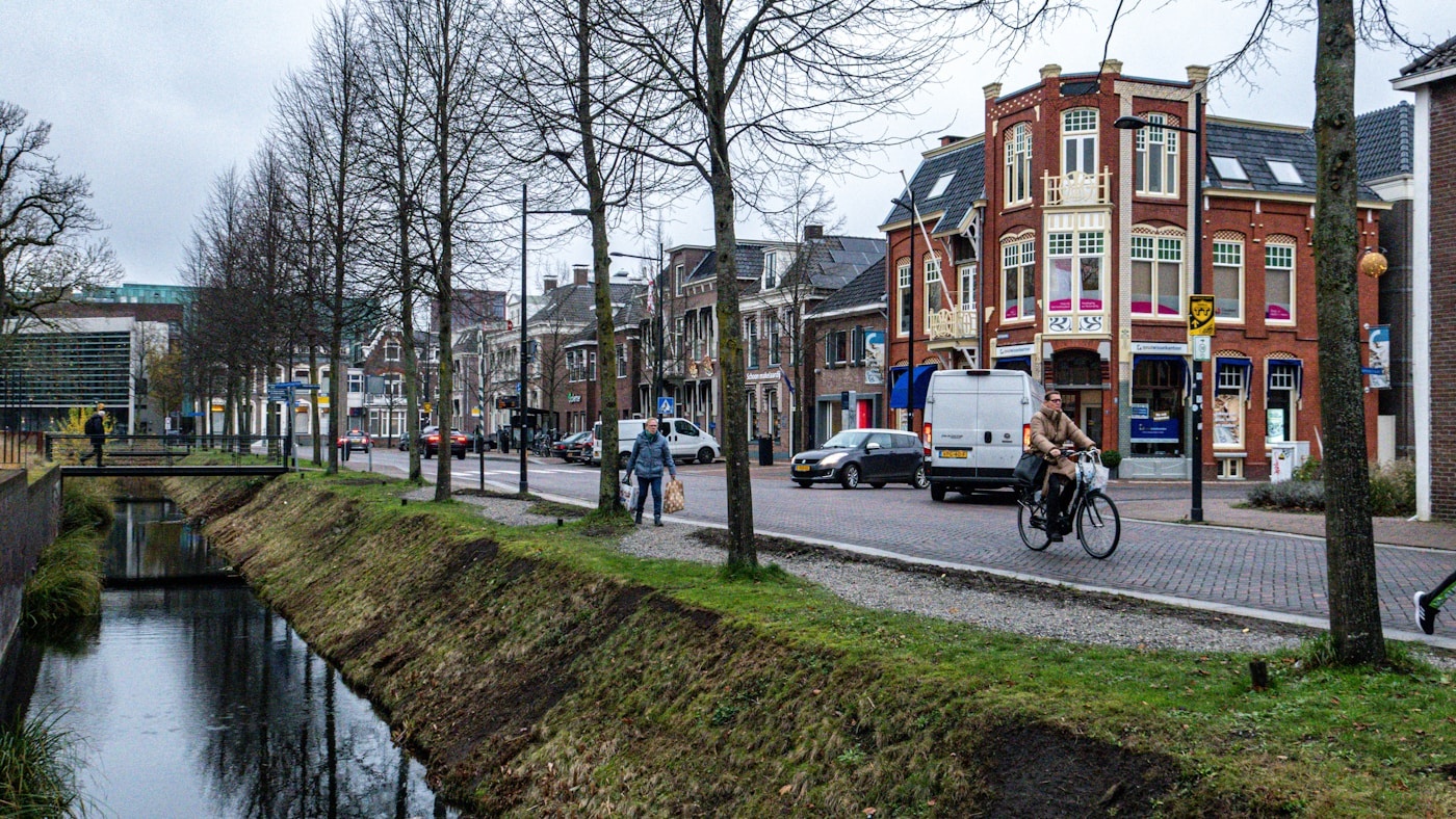 Politie vermoedt verband tussen vijf explosies bij woningen in Assen