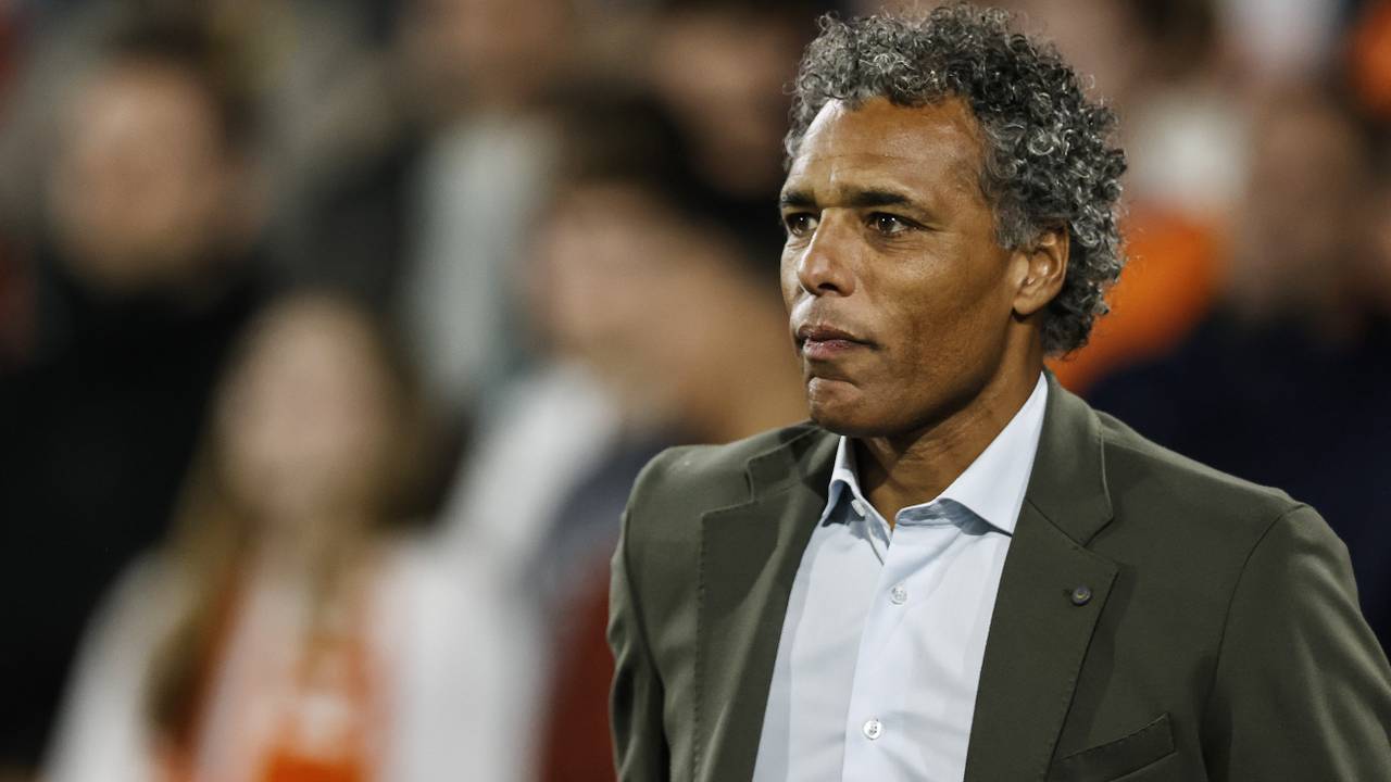 Pierre van Hooijdonk weg bij NAC na ophef over transfer van zijn zoon