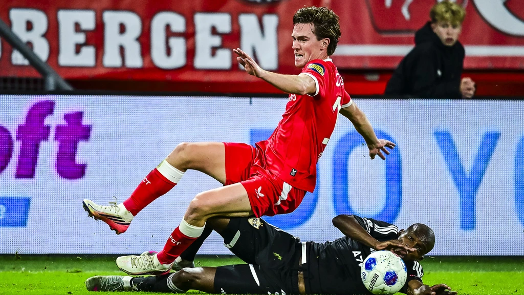 Slordig FC Twente in eigen huis onderuit tegen Qarabag in Conference League