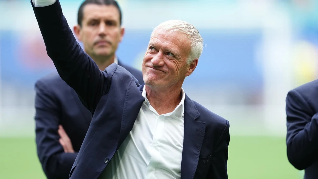 Franse bondscoach Deschamps zwaait na 14 jaar af: 'Hij is en blijft een legende'
