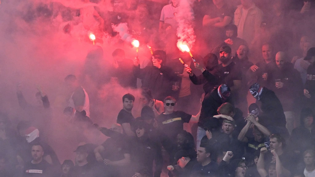 Feyenoord heeft tientallen mensen in beeld voor stadionverbod na vuurwerkincident