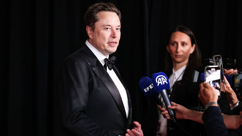 ‘Tesla onderzoekt afsplitsing Chinese tak voor fusie SpaceX’, maar Musk ontkent