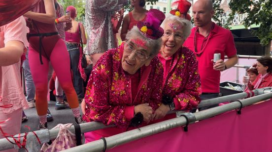 Ans (81) en Nel (84) stralen op Utrecht Pride: 'Onwijs gaaf'