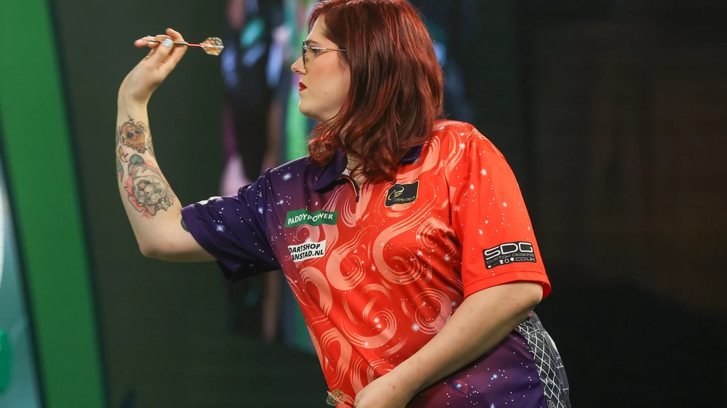 Van Leuven gooit als eerste Nederlandse dartster negendarter