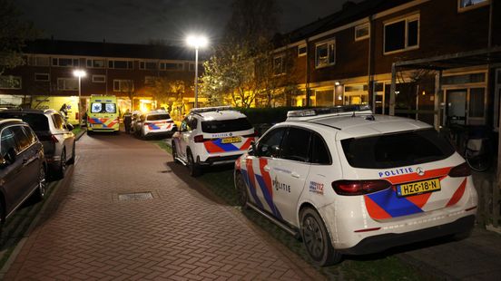 Persoon zwaargewond na steekincident in woning