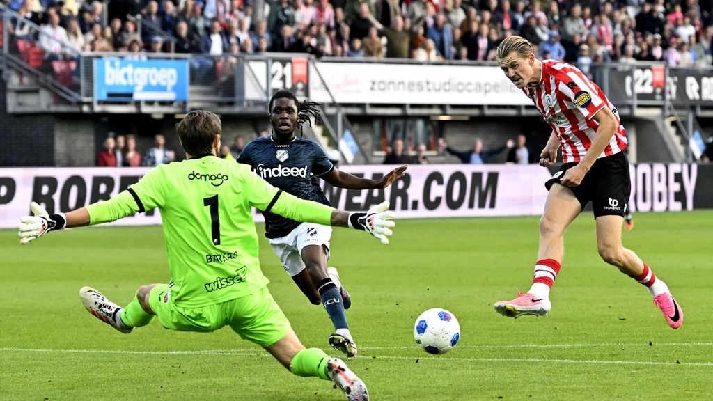 FC Utrecht verspeelt drie keer voorsprong op Kasteel, Verschuren redt punt voor Sparta