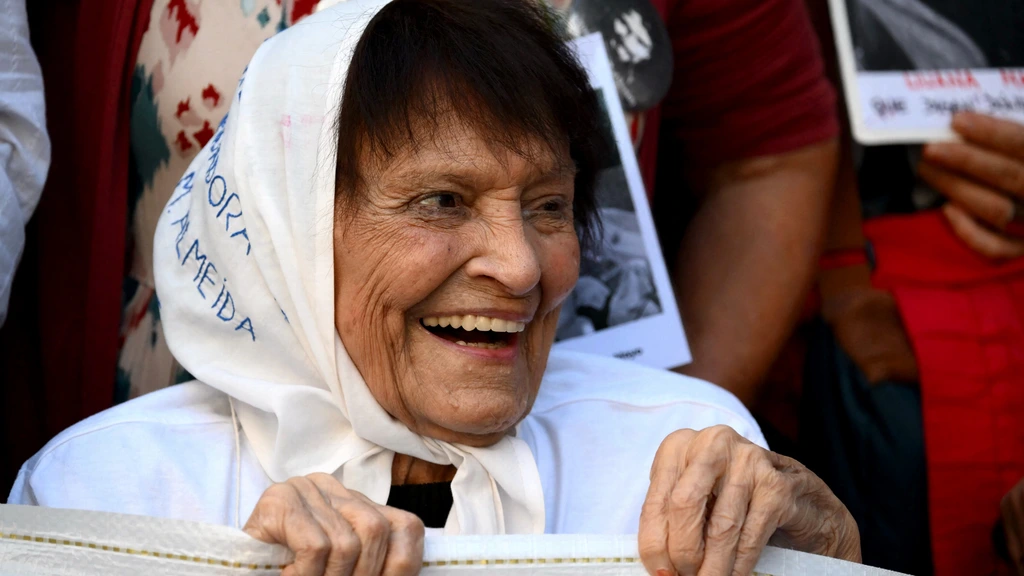Taty Almeida (95) overleden, gezicht van Argentijnse actiegroep Dwaze Moeders