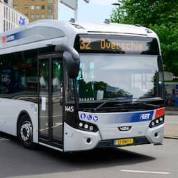 Buschauffeur mishandeld tijdens busrit in Rotterdam: 'Cabine onder het bloed'