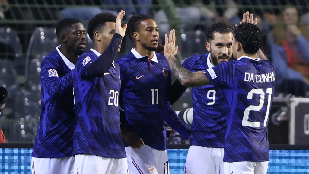 België lijdt eerste nederlaag onder Van Bommel tegen roulerende Fransen van Zidane