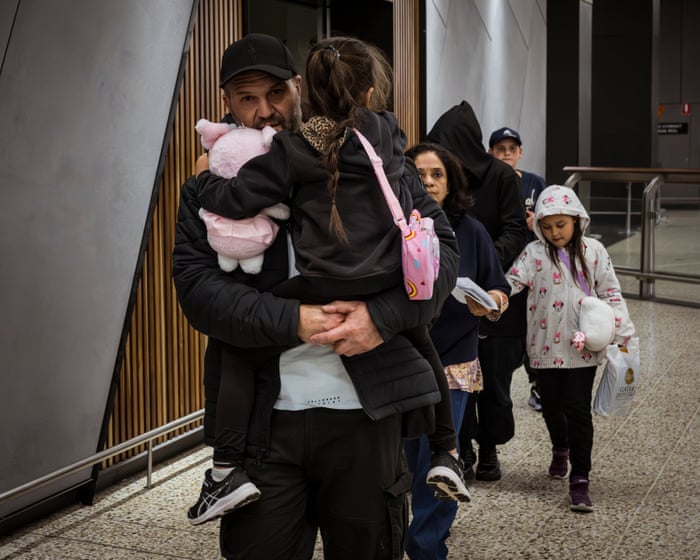 Three women faces charges after IS-linked family members land in Australia