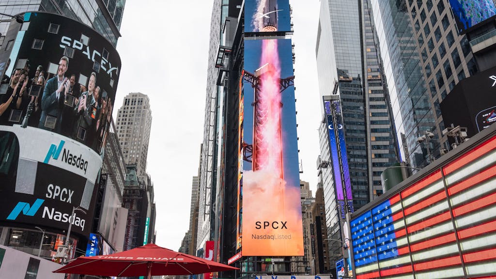Na enorme opmars krijgt SpaceX-aandeel forse dreun, schuldenberg dijt uit