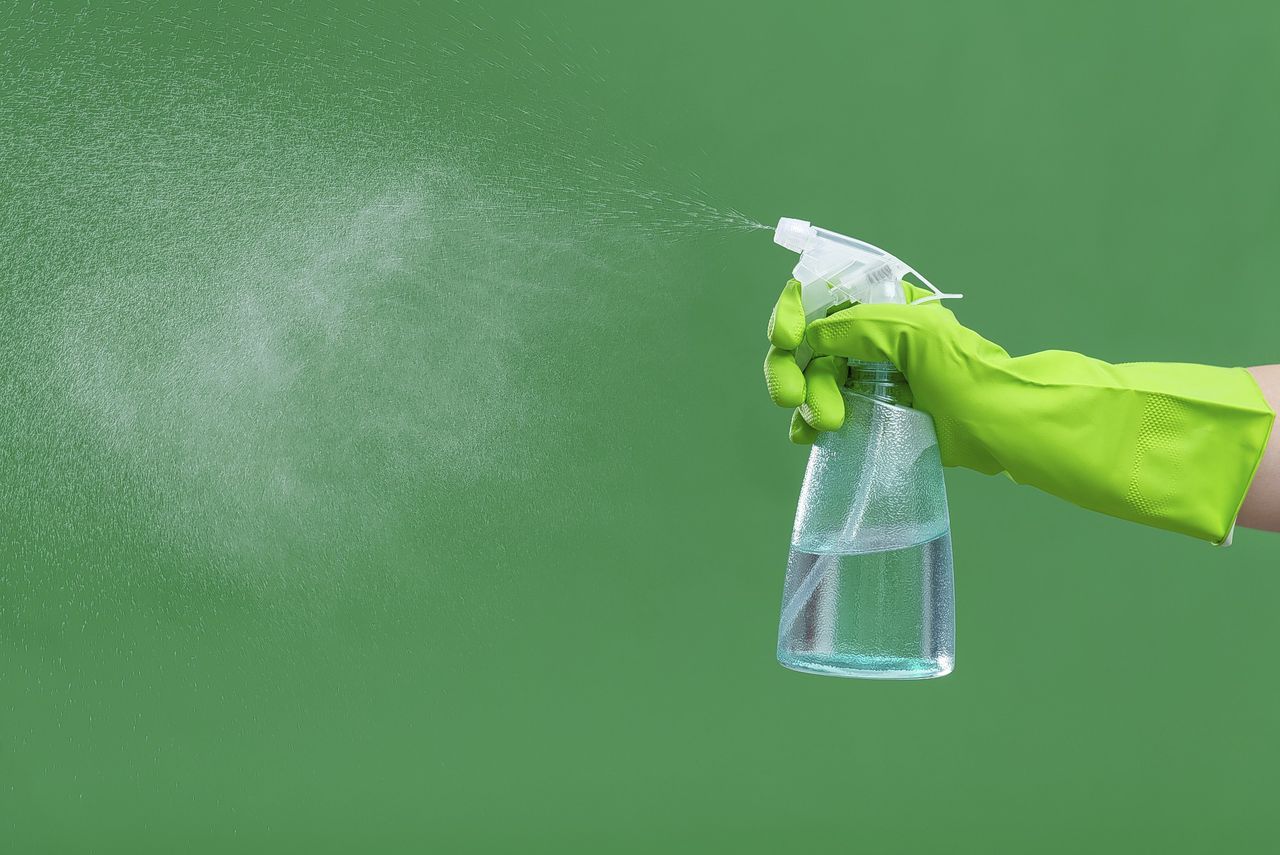 Tips voor duurzaam schoonmaken: één eetlepel wasmiddel, vooral géén chloor