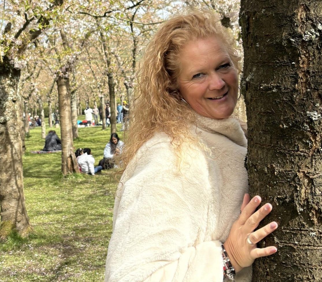 Mirjam (47) bleef berooid achter na haar scheiding: ‘Kreeg te horen dat hij geen cent had, ik moest geld lenen voor boodschappen’