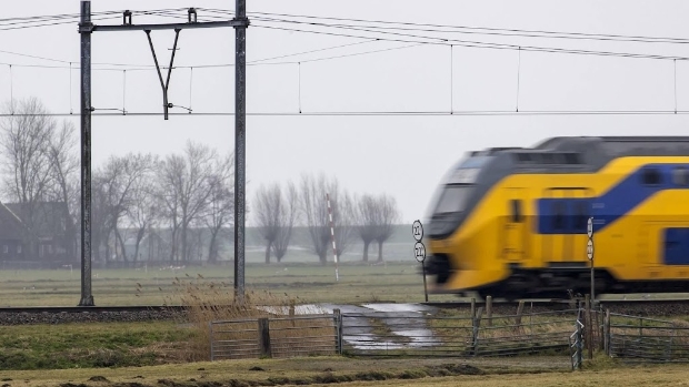 Fietser overleden na botsing met trein in Tynaarlo