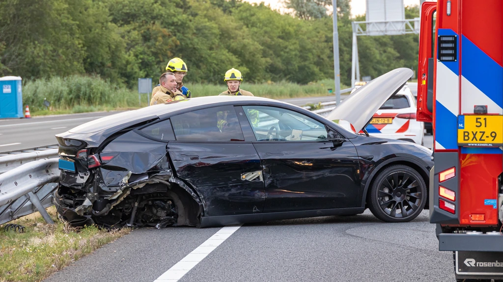 Spookrijder onder invloed veroorzaakt botsing op de A1 bij Naarden