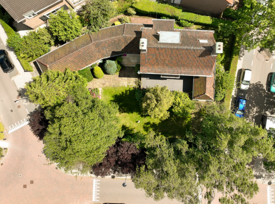 Historische villa van Albert Heijn-familie staat te koop voor 895.000 euro, mét originele Piet Zwart-keuken