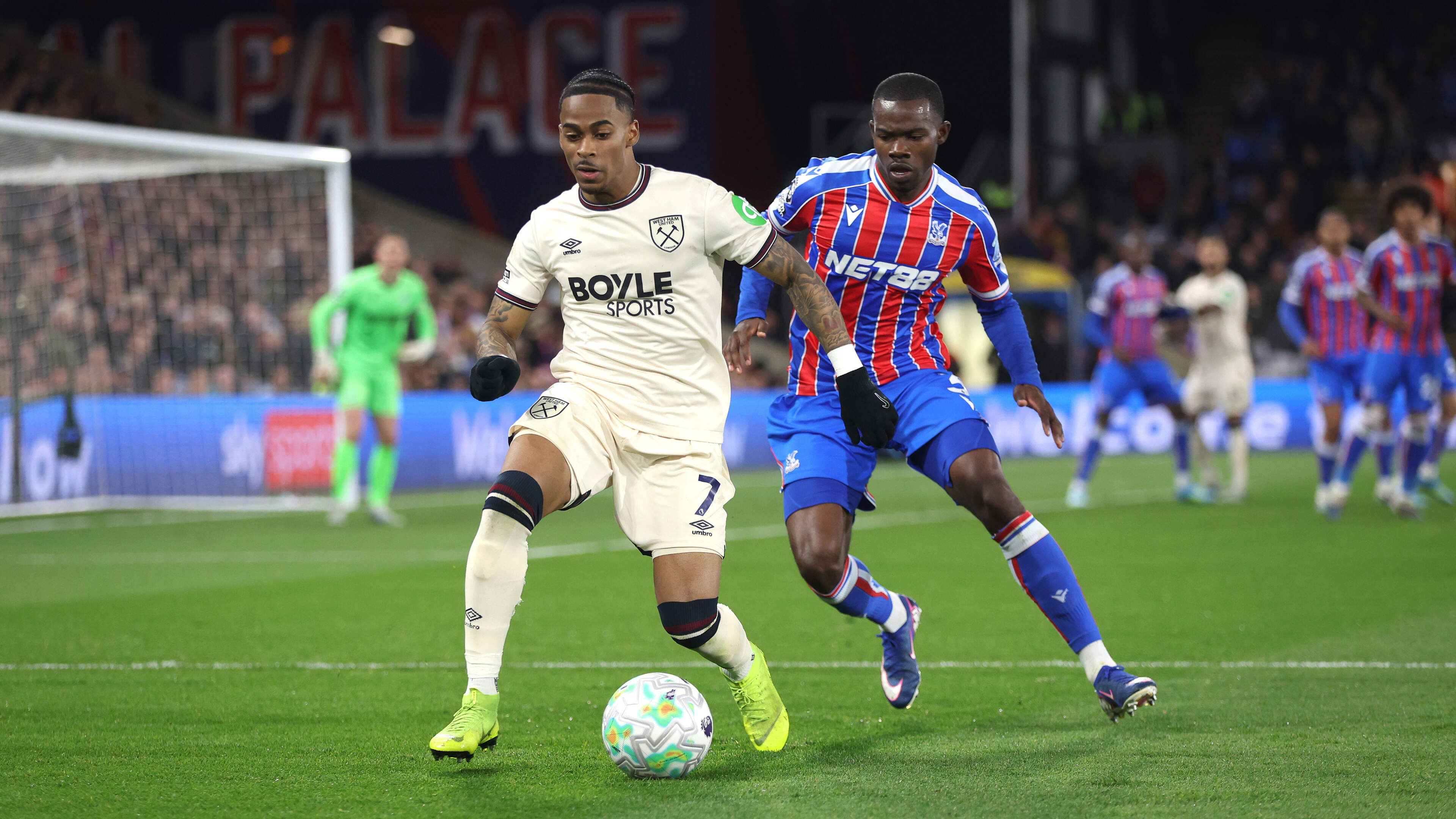 Tottenham haalt opgelucht adem in degradatiestrijd na puntenverlies Summerville en West Ham