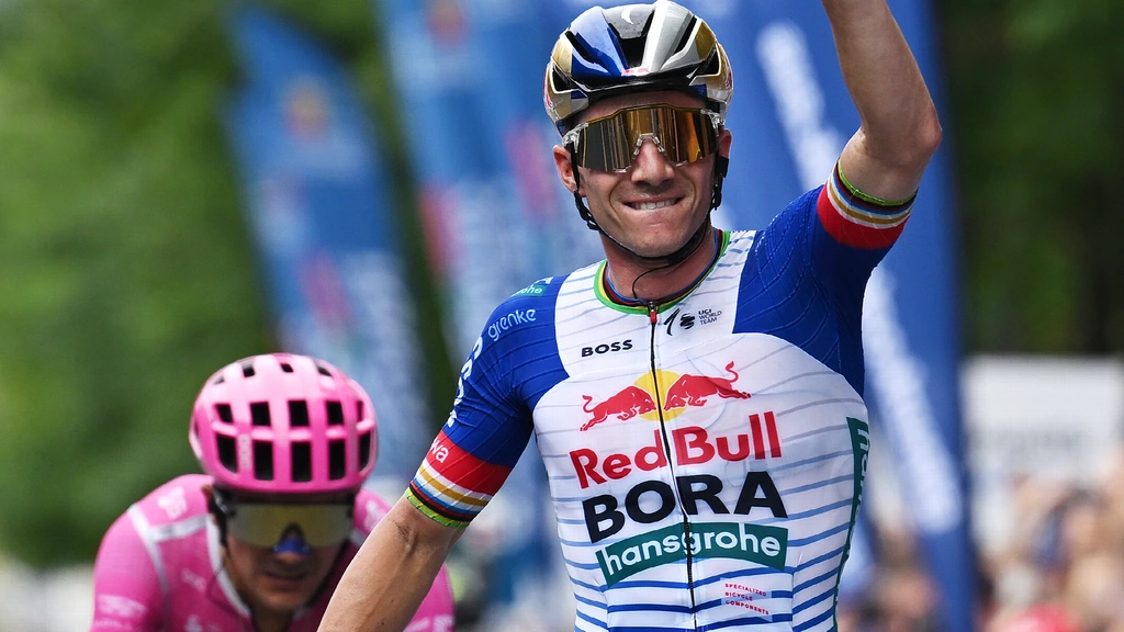 Evenepoel recordwinnaar Clásica San Sebastian met vierde zege