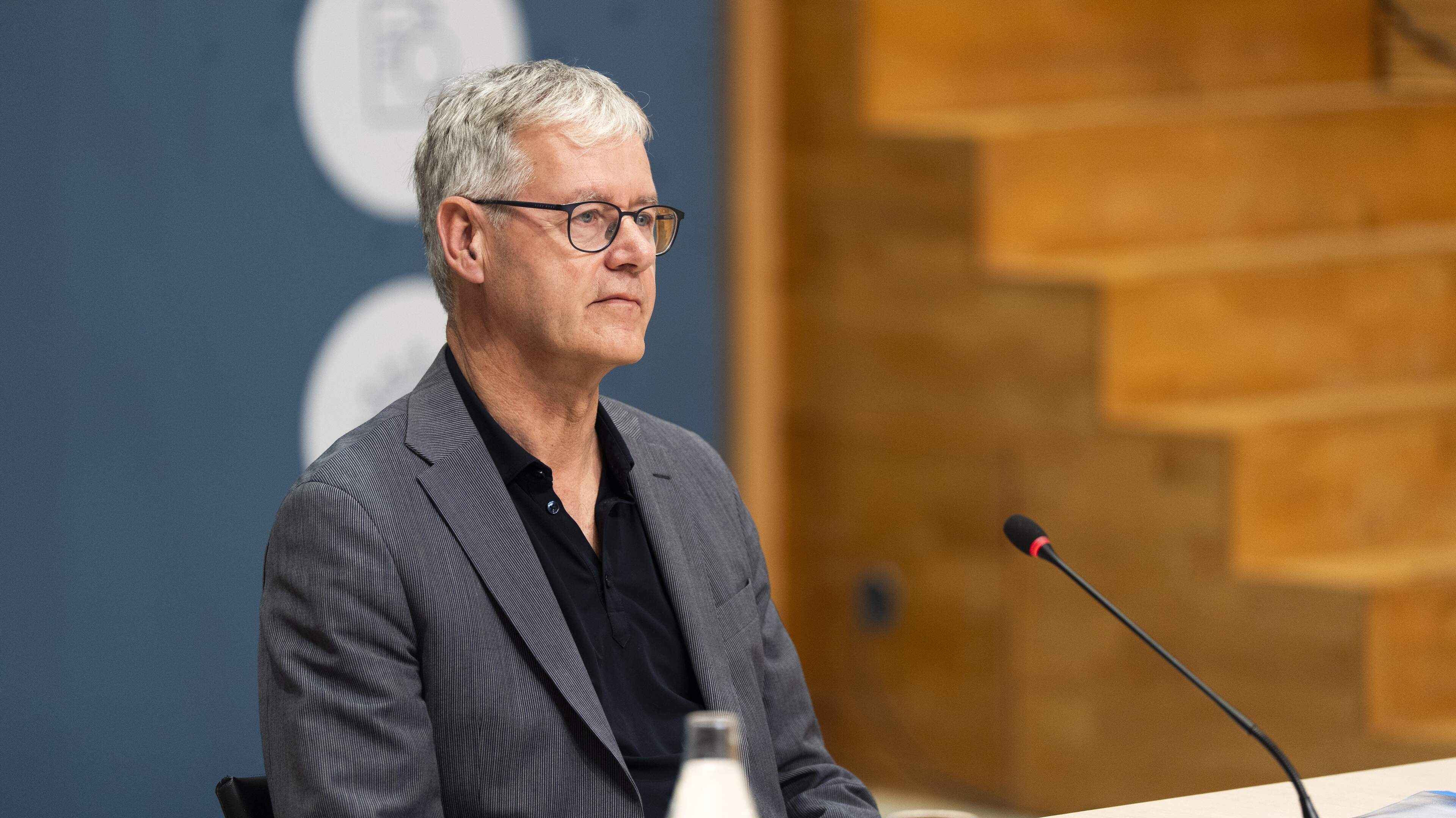 LIVE | Oud-minister Arie Slob botste met Hugo de Jonge over schoolsluiting: ’Weinig collegiaal dit’